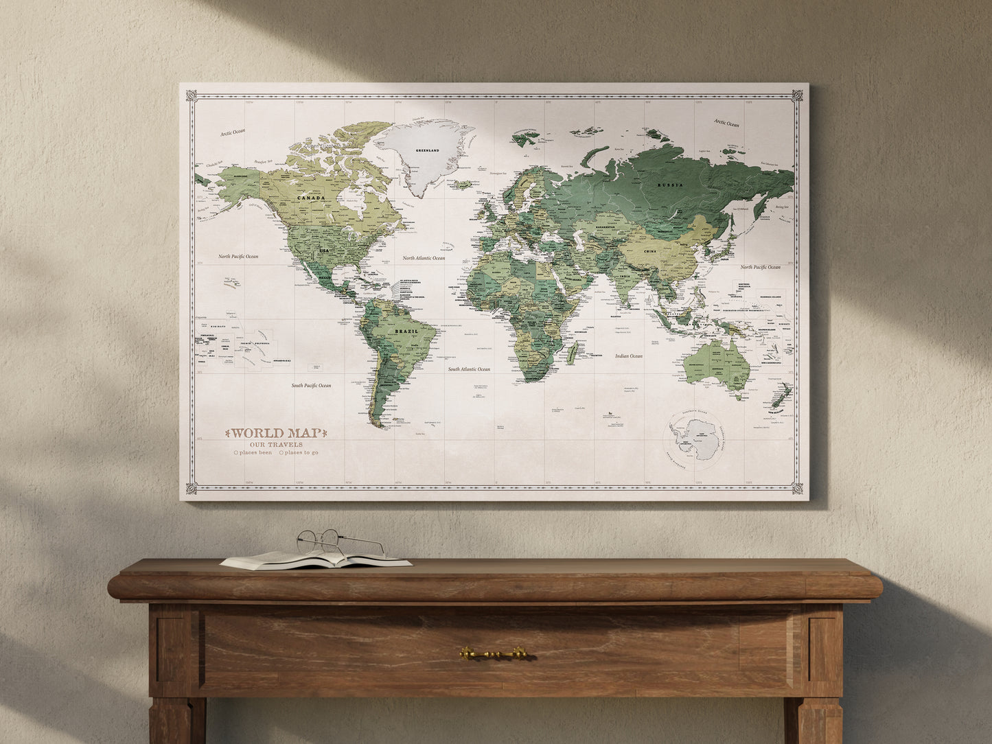 Personalisierte Weltkarte auf Leinwand mit Stecknadeln - Grüner Garten