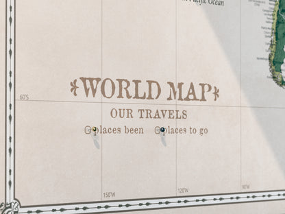 Personalisierte Weltkarte auf Leinwand mit Stecknadeln - Grüner Garten